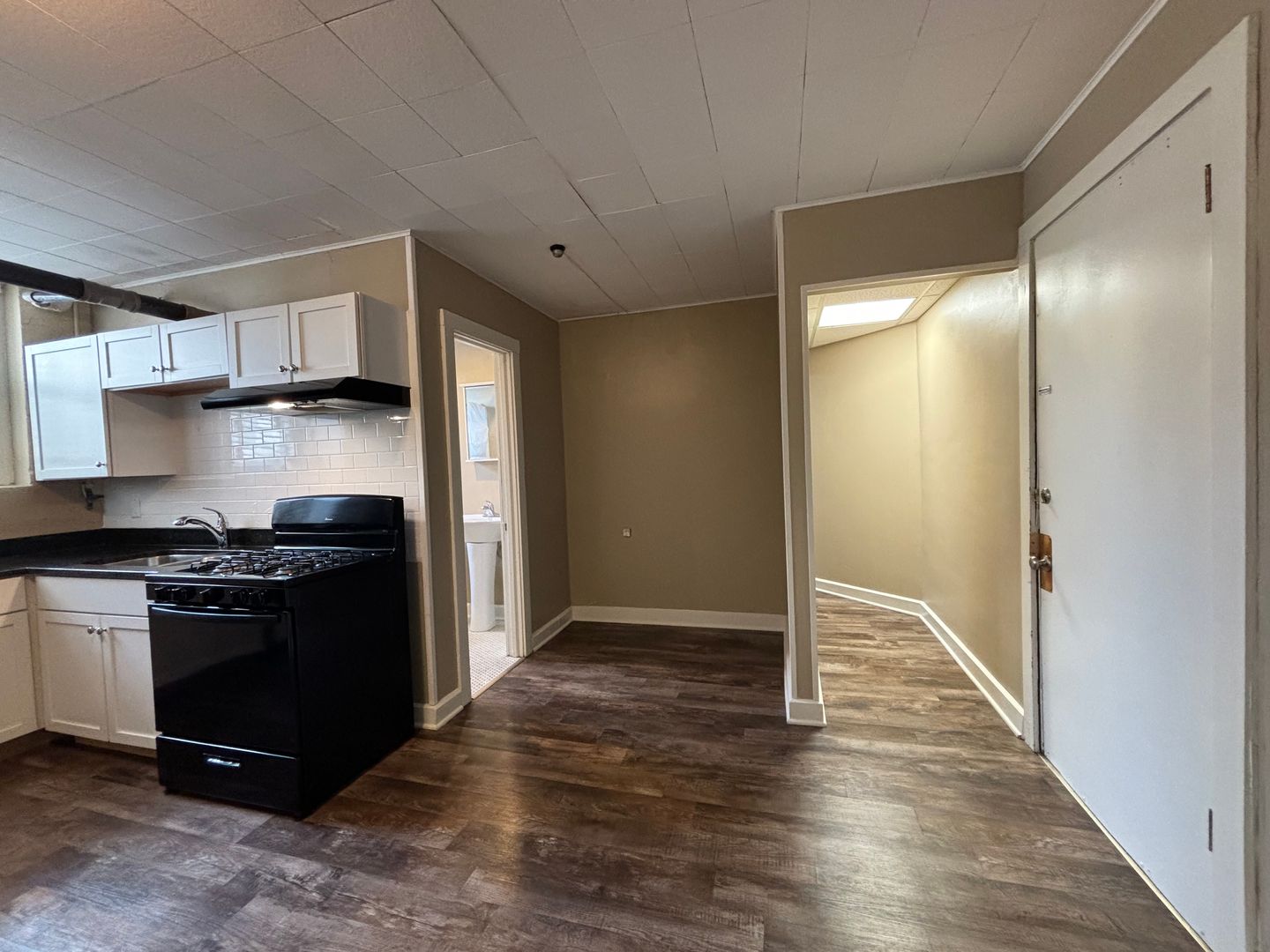 Saint Paul Apartment: 2040 Grand Ave