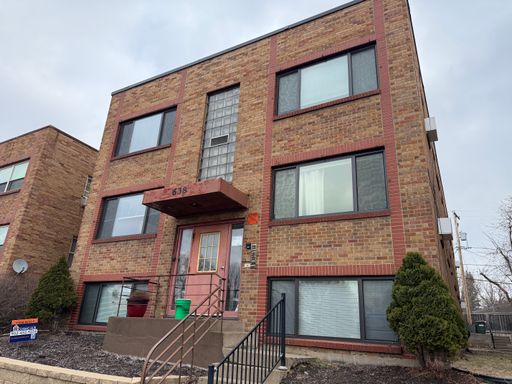 Lovely 1 bed 1 Bath Garden Level Apartment Located Near St. Paul Colleges! – photo 1