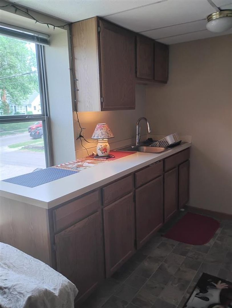 Saint Paul Apartment: 760 Mount Curve Blvd