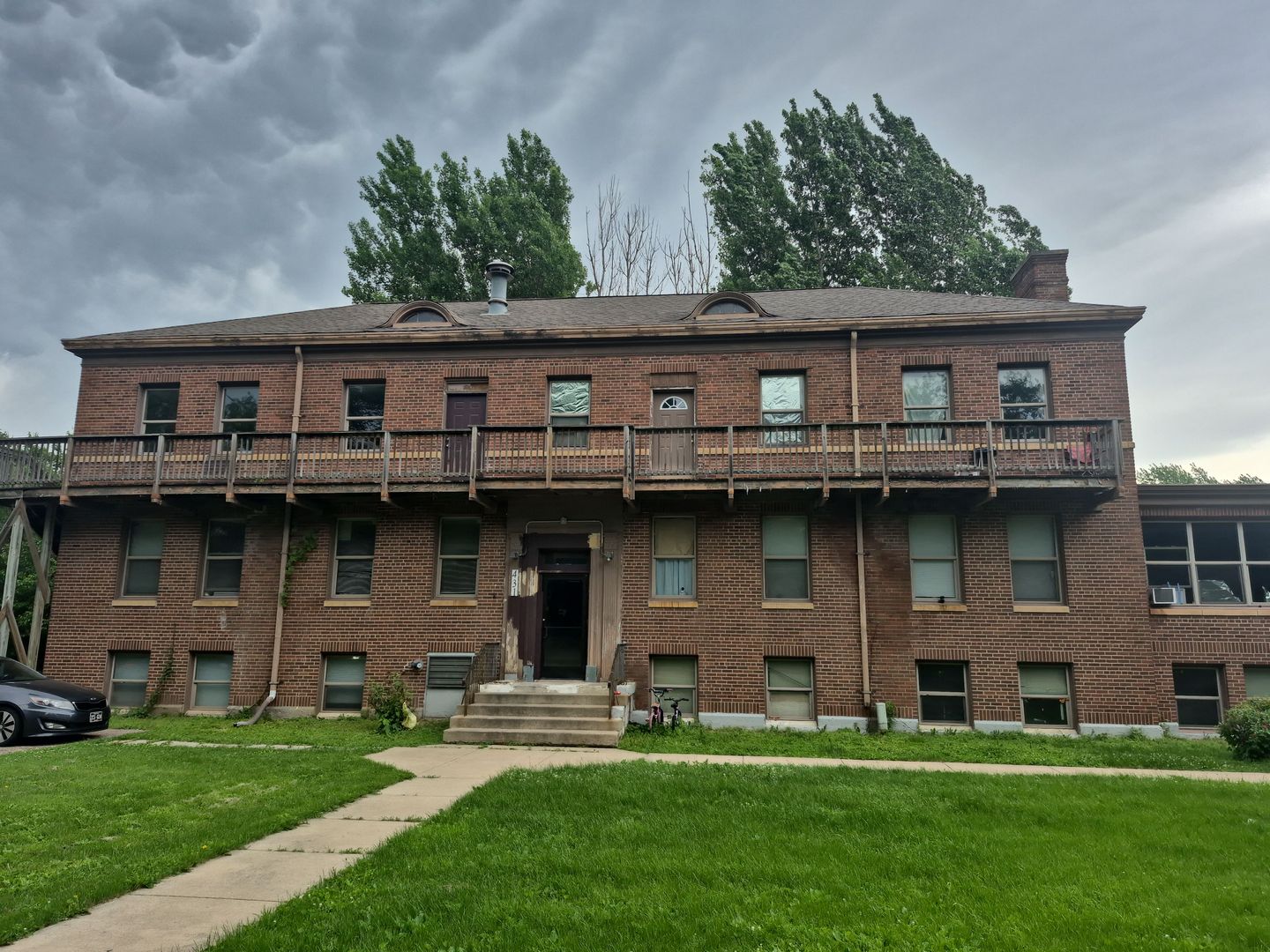 Owatonna Apartment: 431 State Ave