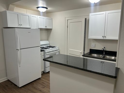 Renovated 1-Bedroom in Crocus Hill Neighborhood – photo 1