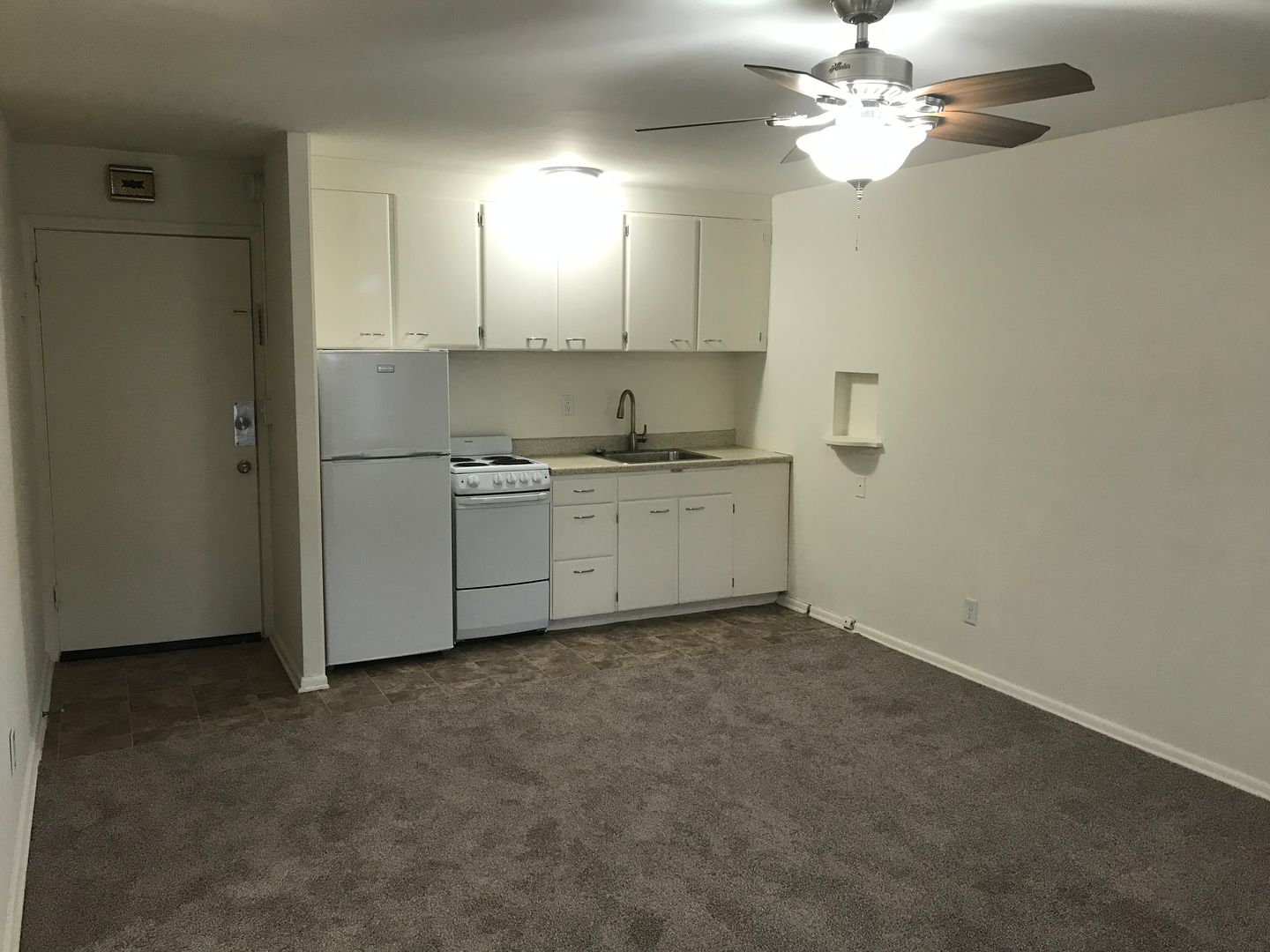 Saint Paul Apartment: 1936 Ford Parkway