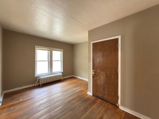 An amazing 1 bedroom off Snelling and University – photo 1