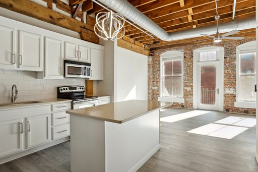 Downtown St. Paul Living | Updated 1BR with Balcony & Kitchen Island – photo 1