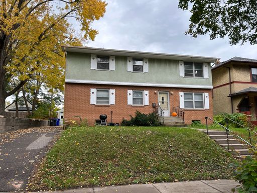 Two Bedroom, One Bath Lower Level Duplex in a Fantastic St. Paul Location! – photo 1