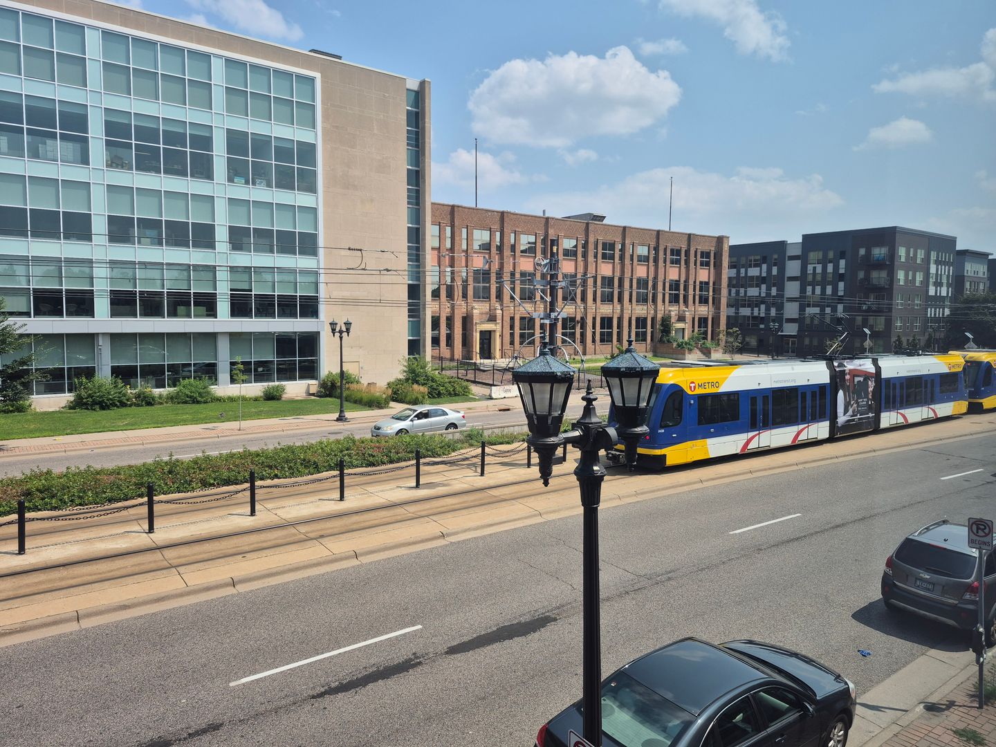 Saint Paul Apartment: 1912 University Ave W