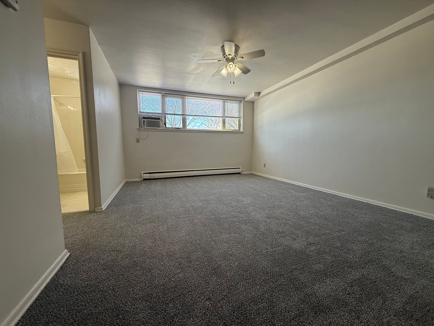 Saint Paul Apartment: 1936 Ford Parkway