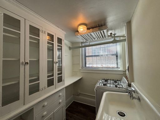 Adorable 1 BR apartment near Grand Ave.... – photo 1
