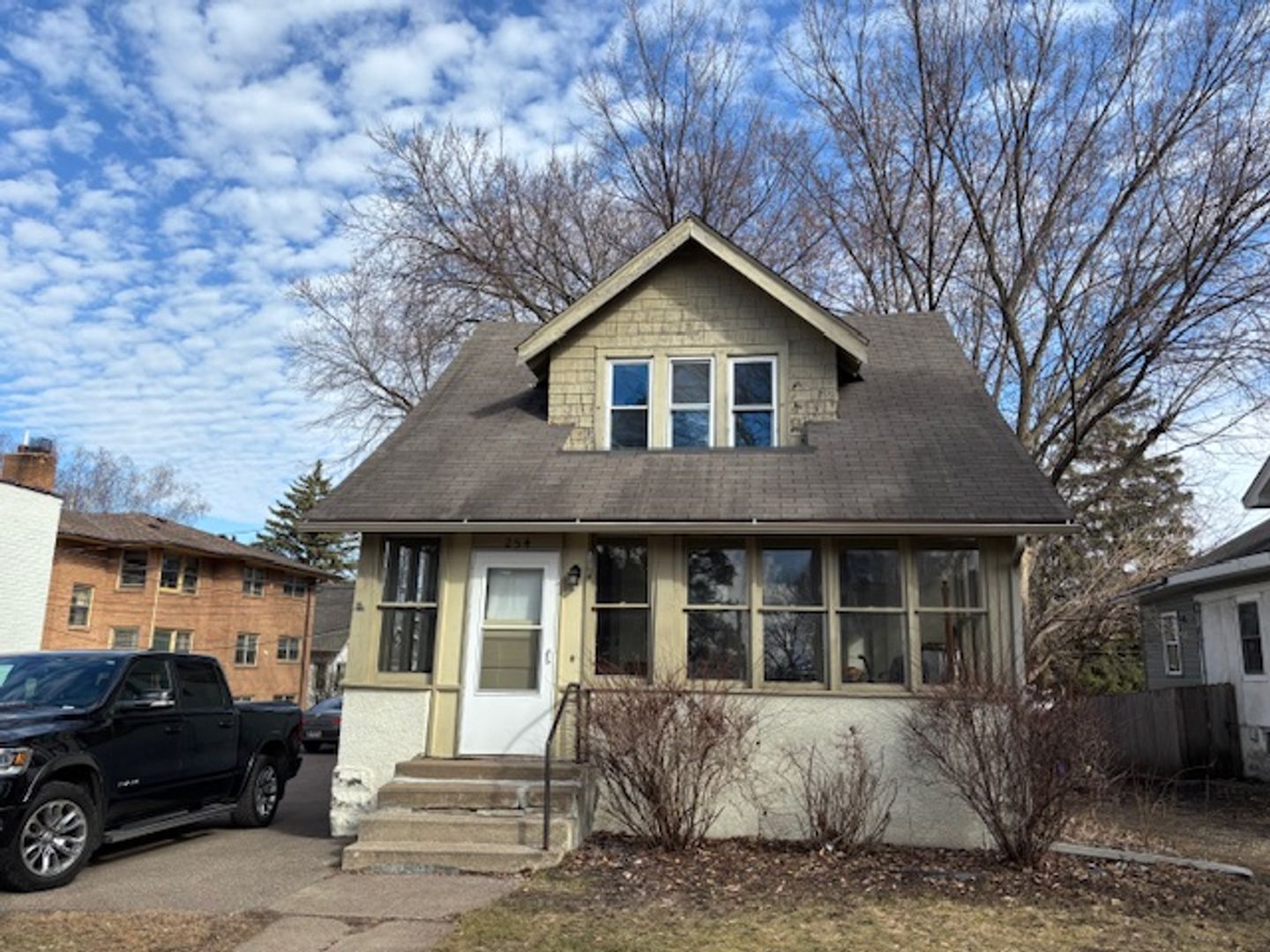 Saint Paul House: 254 Hamline Ave S