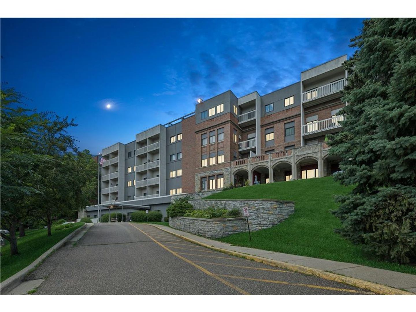 Saint Paul Condo: 311 Pleasant Ave