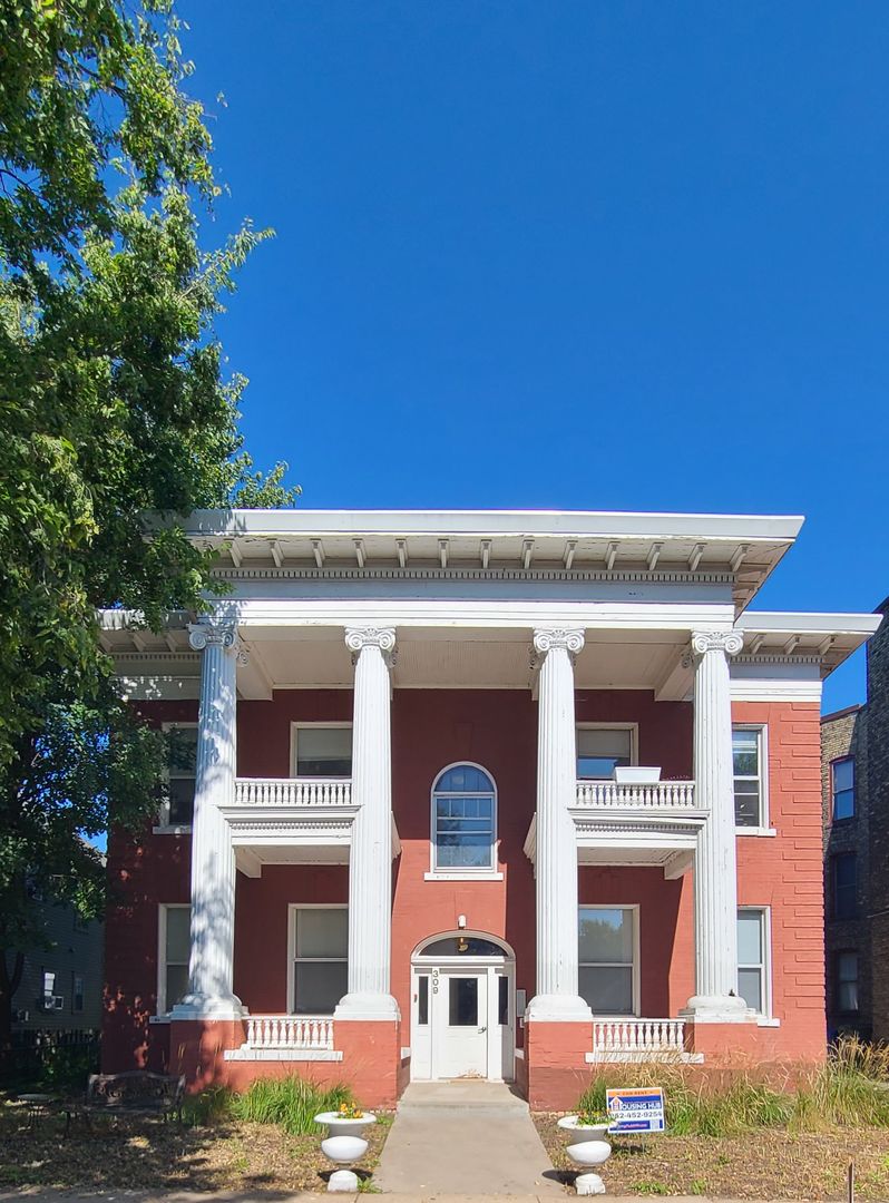 Saint Paul Apartment: 309 Dayton Ave