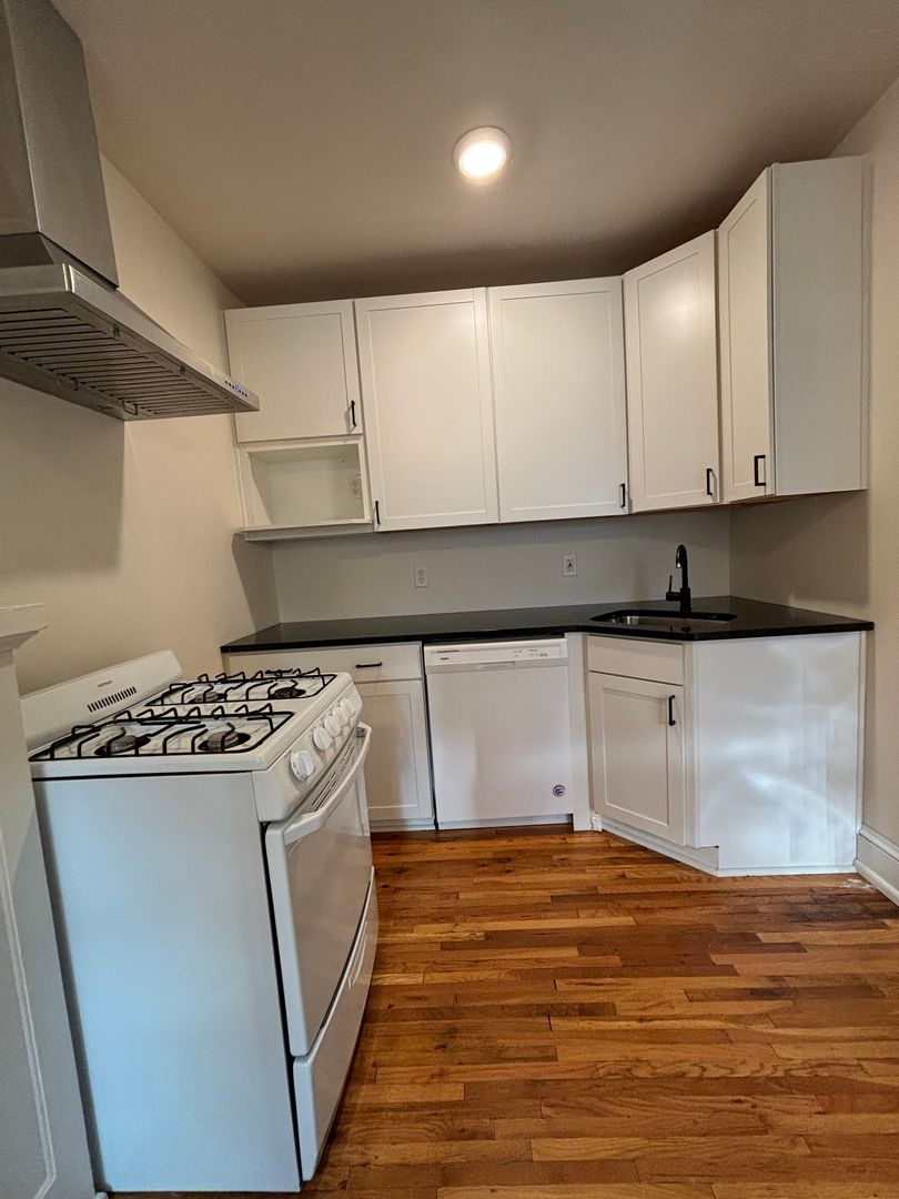 Saint Paul Apartment: 451 Fairview Ave N