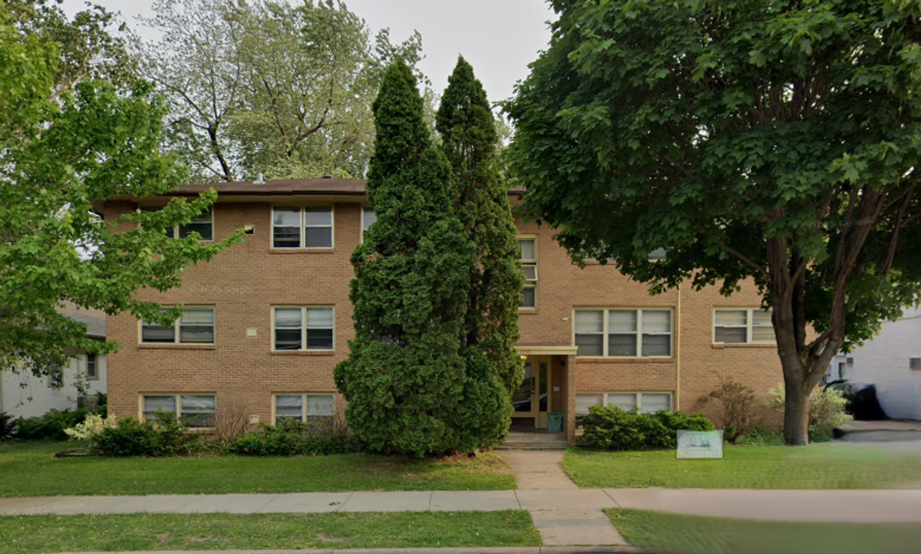 Saint Paul Apartment: 1330 Saint Clair Ave