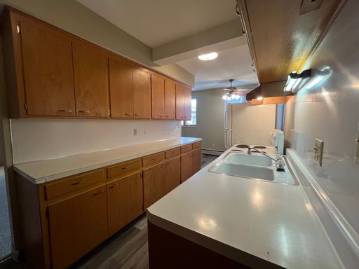 Available Now Quiet, Secure, Large 1 Bedroom in St Paul!! – photo 1