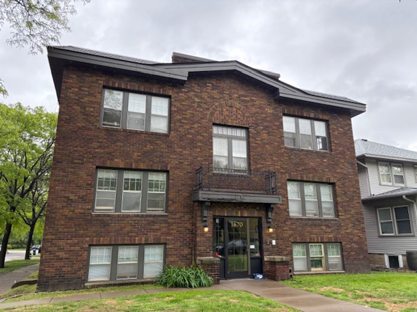 Saint Paul Apartment: 1670 Marshall Ave