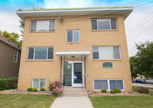 AVAILABLE 10/01/2026 - Spectacular 1 bedroom in a great Minneapolis Building and Location!! – photo 1