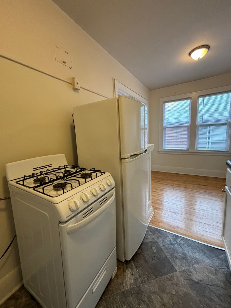 Saint Paul Apartment: 1756 Grand Ave