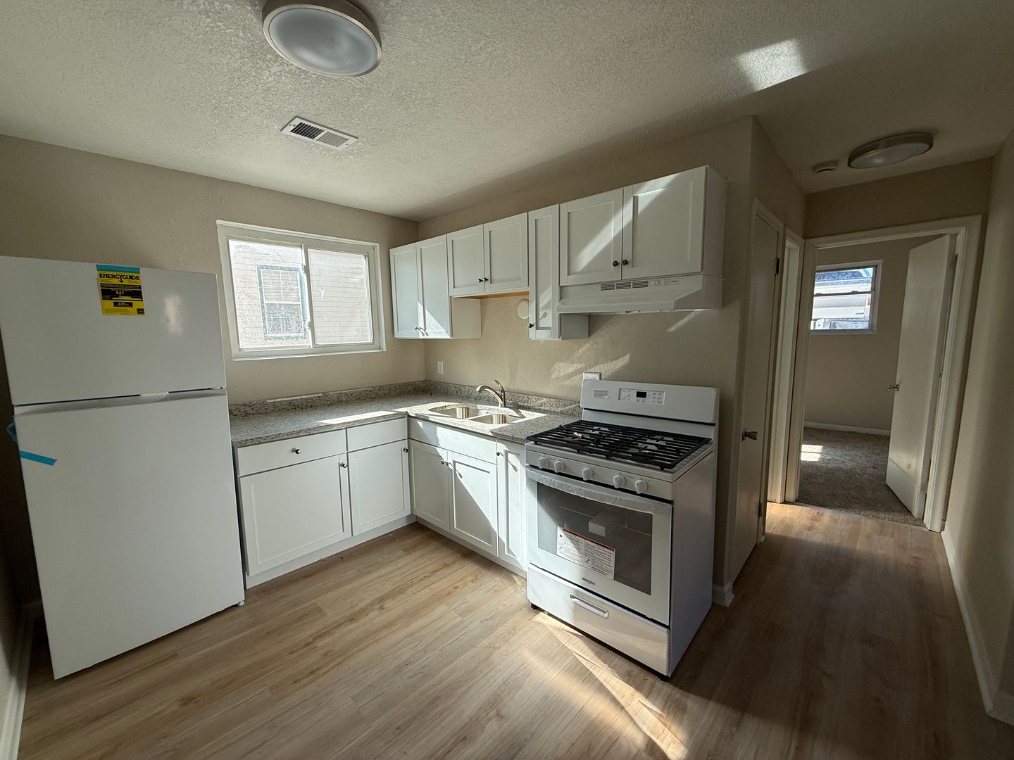 Minneapolis Apartment: 2606 E Hennepin Ave