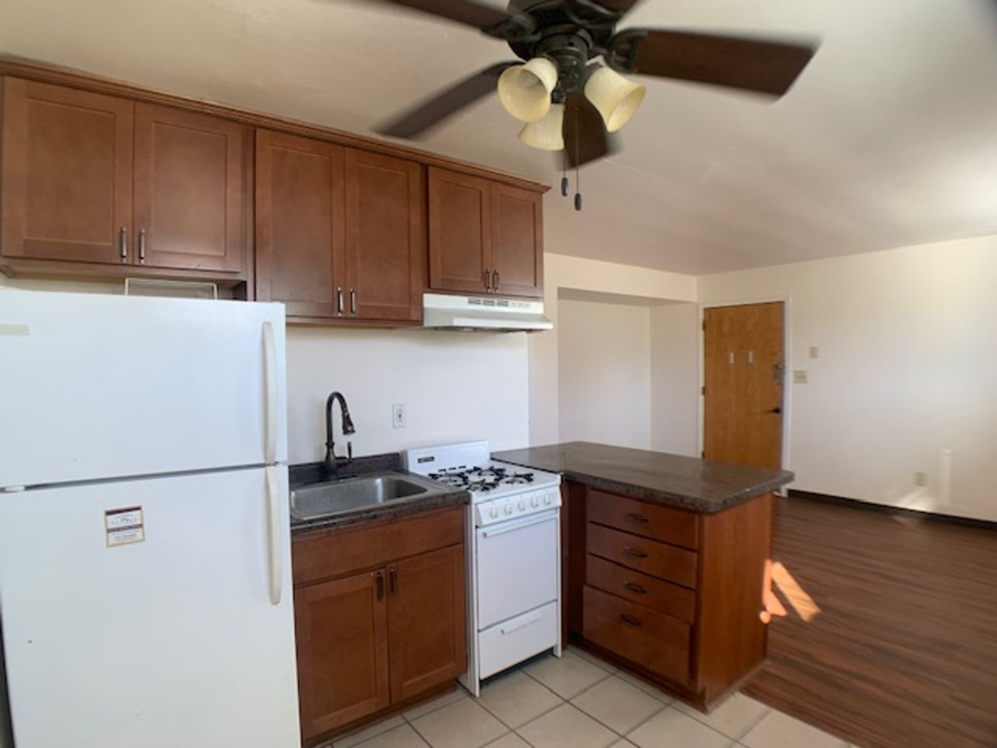 North Saint Paul Apartment: 2633 Division St N