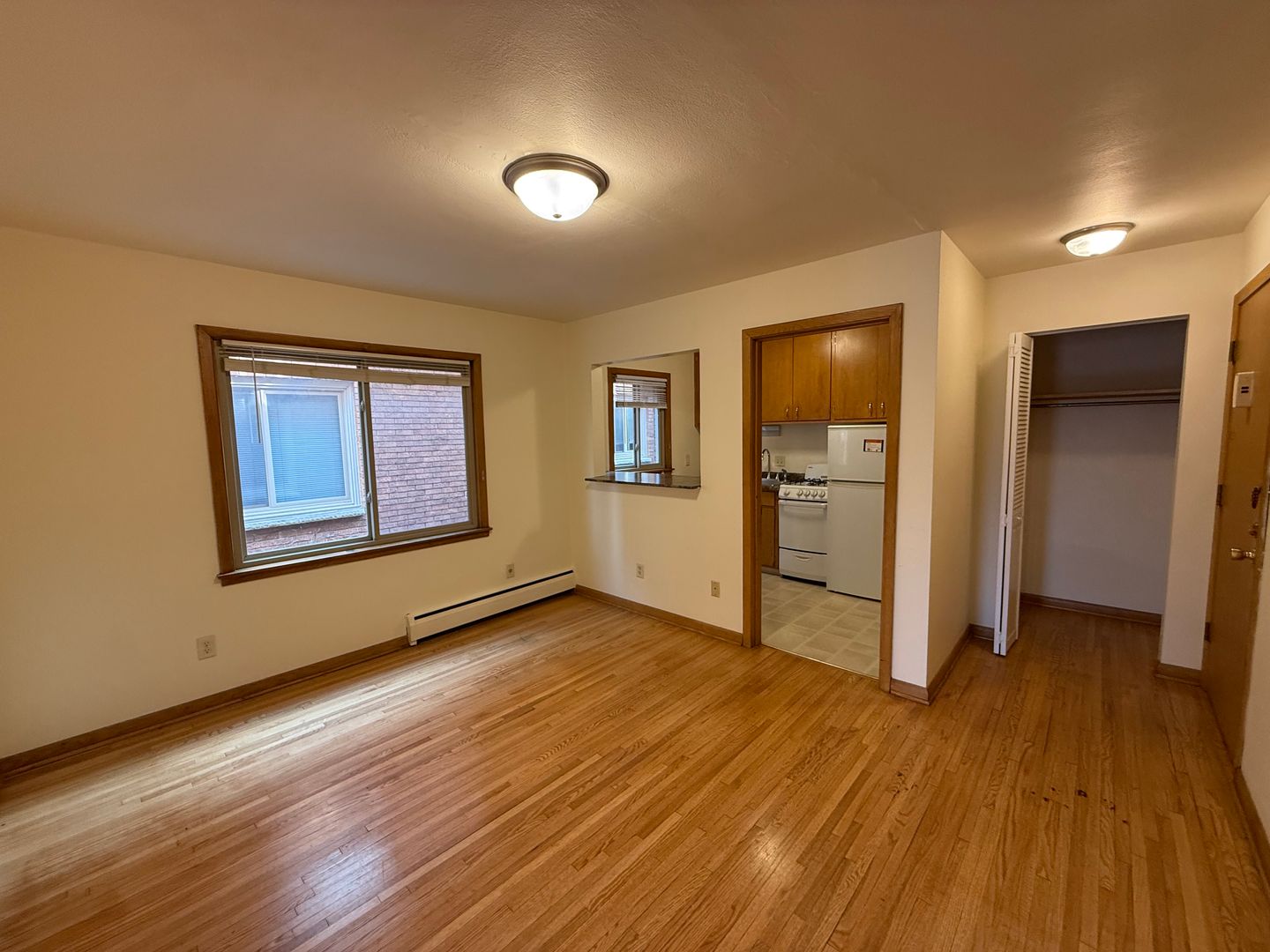 Saint Paul Apartment: 643 Cleveland Ave S