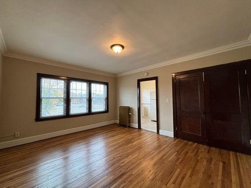 Cute corner unit Studio apartment off the light rail perfect for students!! – photo 1