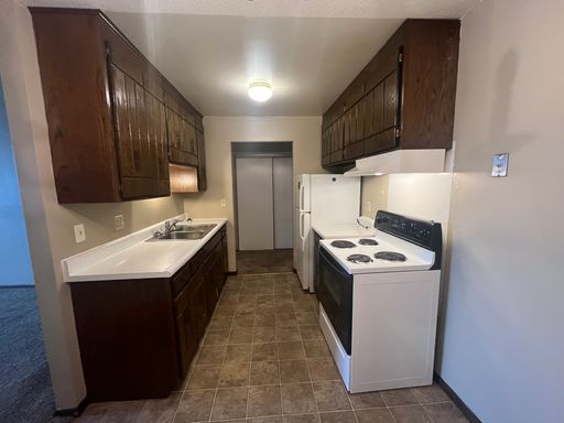 Spacious 1 BR 1 Bath unit near 35E in North of Maryland Neighborhood – photo 1
