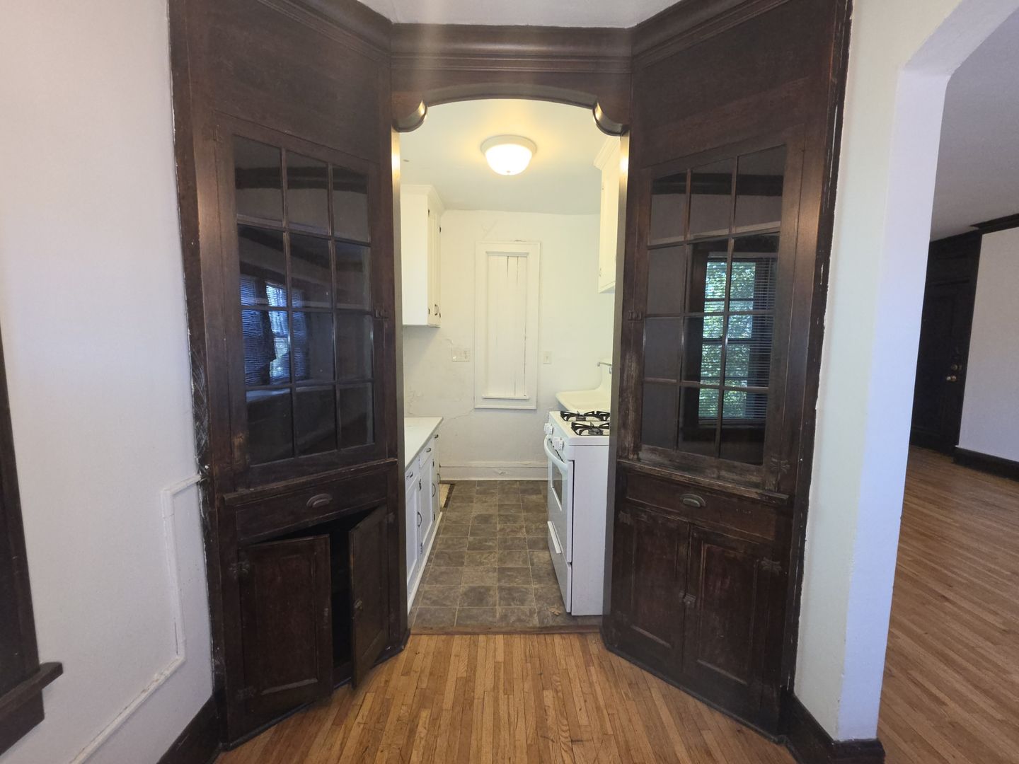 Saint Paul Apartment: 231 Dayton Ave