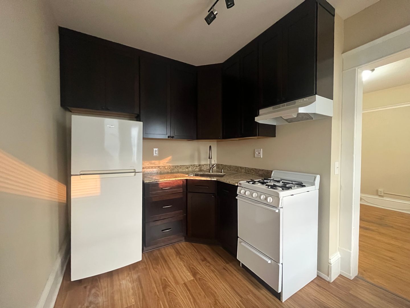 Saint Paul Apartment: 1530 Sherburne Ave