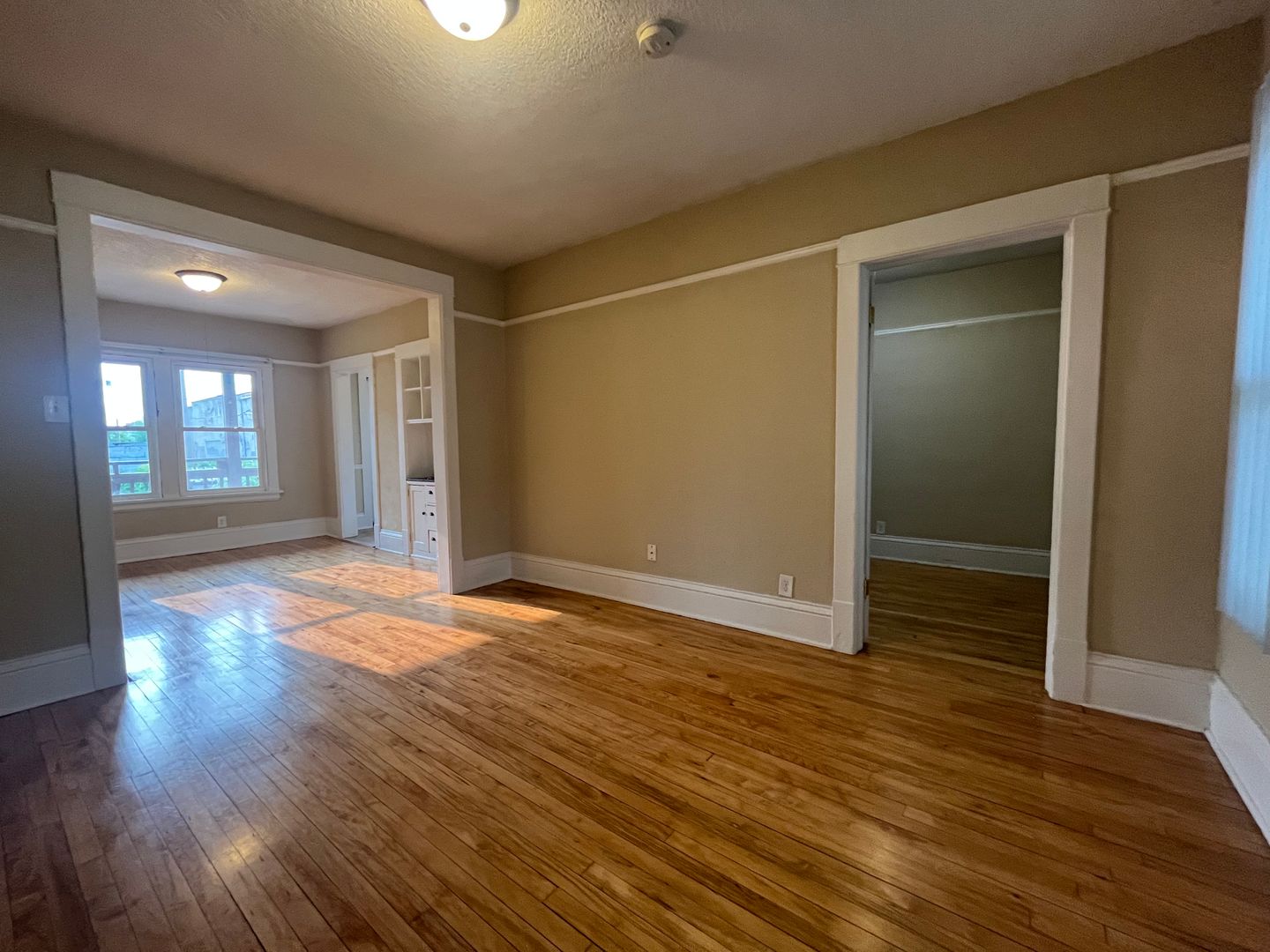 Saint Paul Apartment: 1530 Sherburne Ave