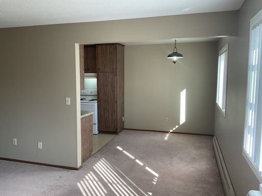 Middle Floor 1 Bed Apartment with Off-Street Parking