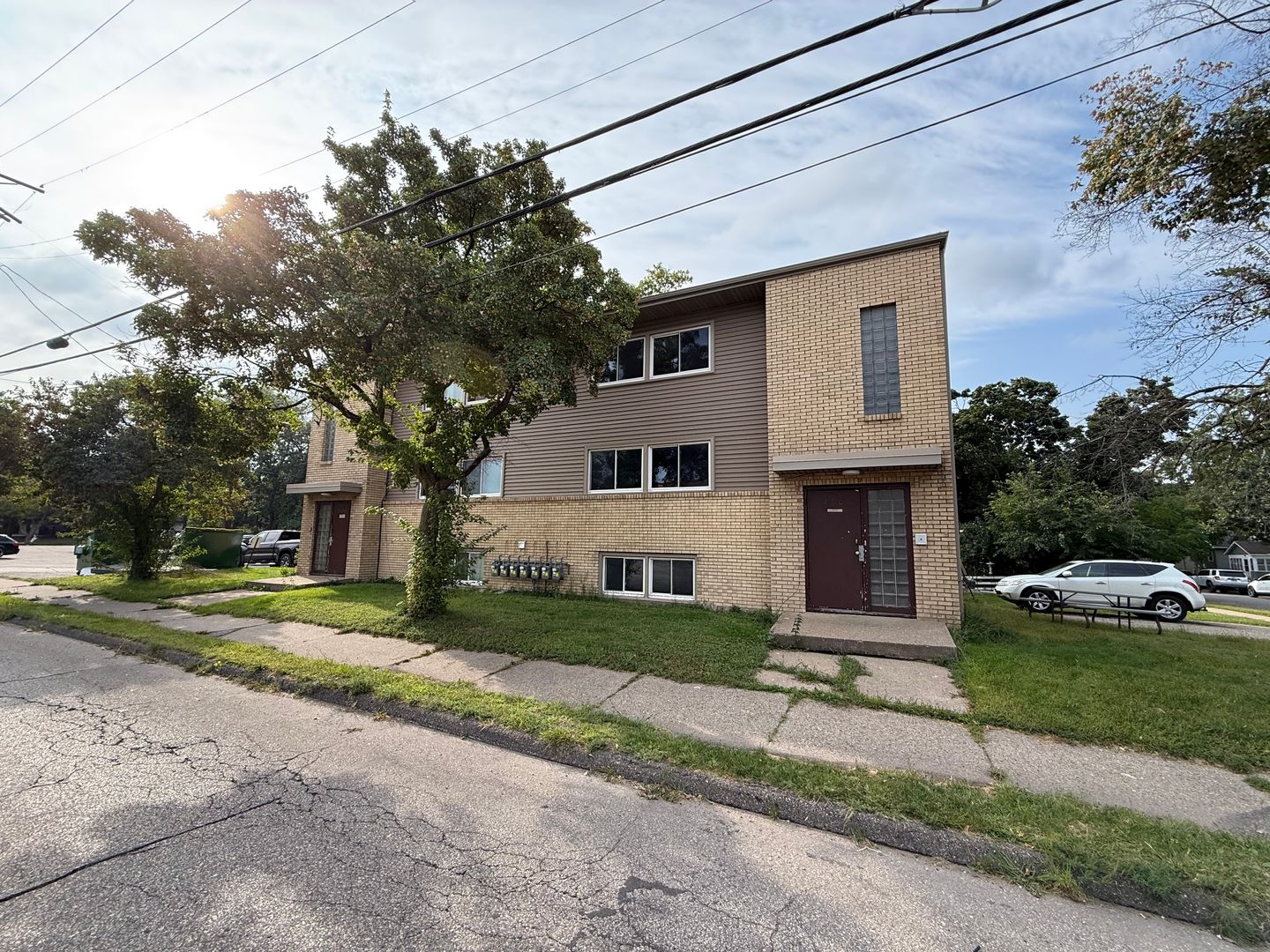 Minneapolis Apartment: 2606 E Hennepin Ave