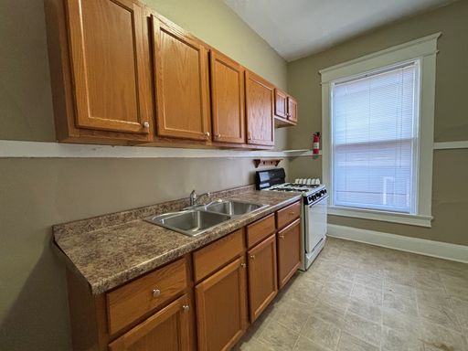 Sun-Filled 1BR with Historic Charm & Character – photo 1