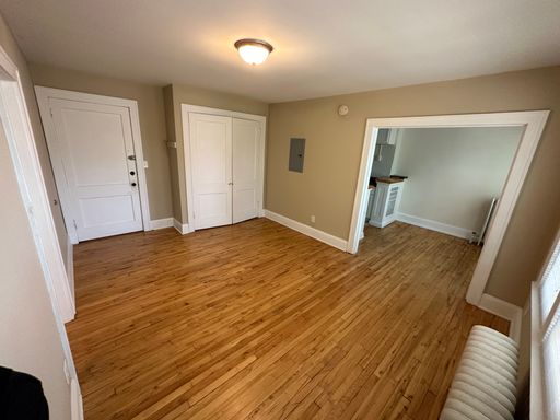 Studio PLUS Den Apartment on Fantastic Grand Avenue! – photo 1
