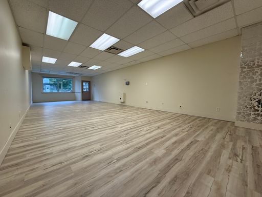High-Visibility Commercial Space in Minneapolis – photo 1