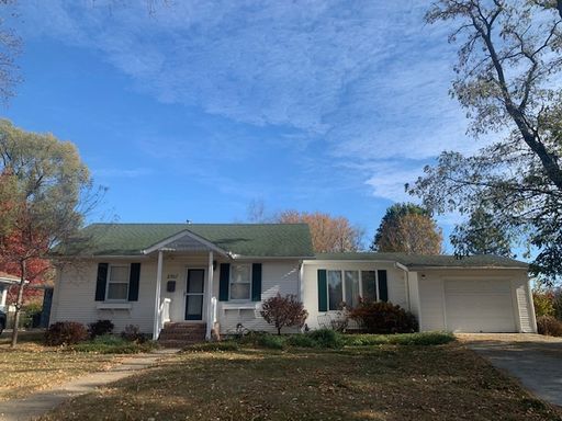 Super cute two-bedroom, two-bath single-family home in St. Louis Park! – photo 1