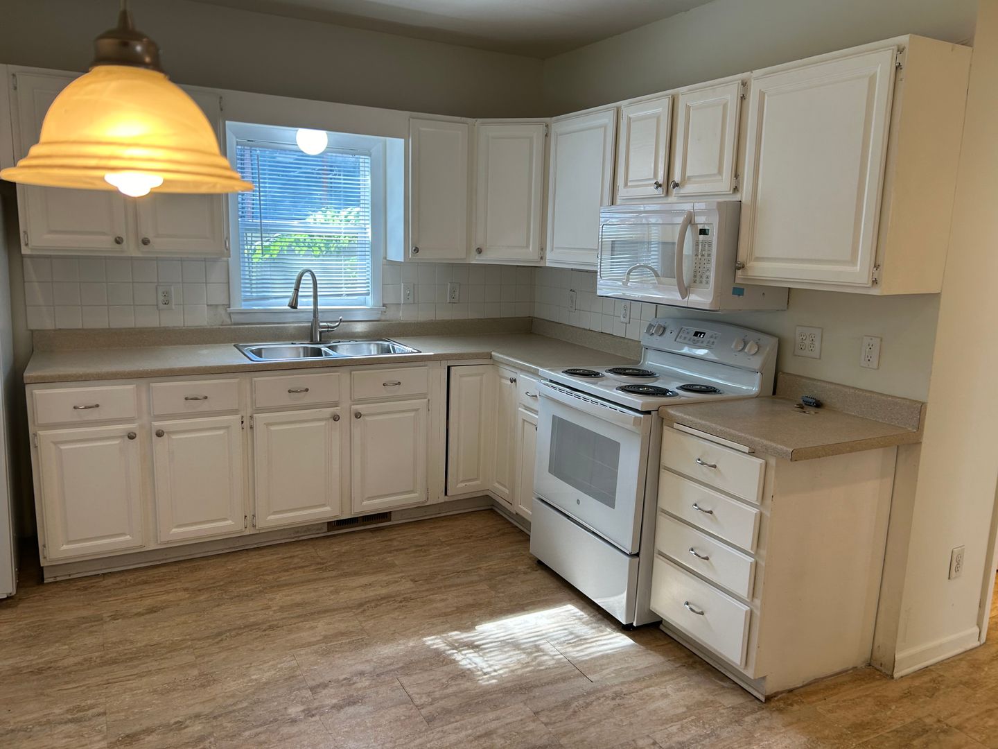 Saint Paul Apartment: 1024 Euclid St