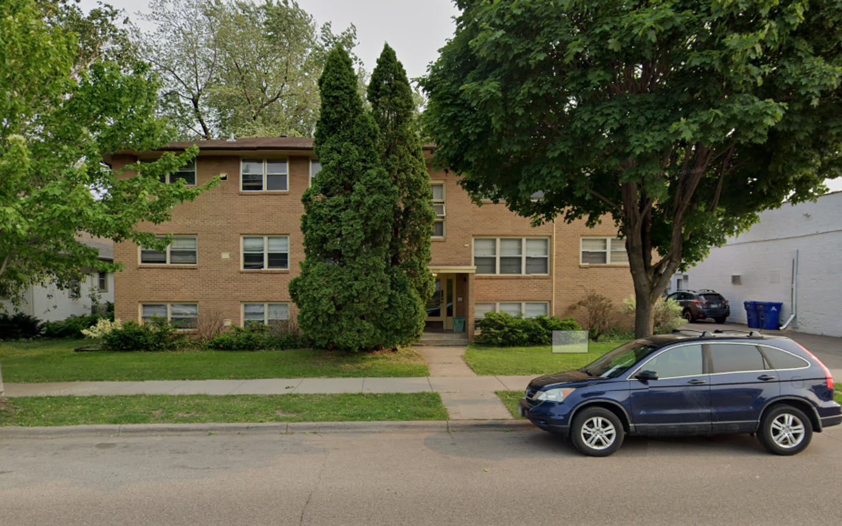 Saint Paul Apartment: 1330 Saint Clair Ave