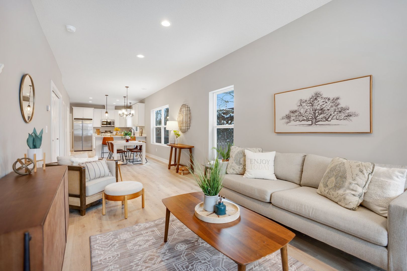 Hopkins Apartment: 423-421 12th Ave N