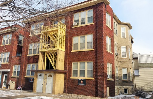 Cozy 1 Bedroom Midway Unit Near Green Line!!