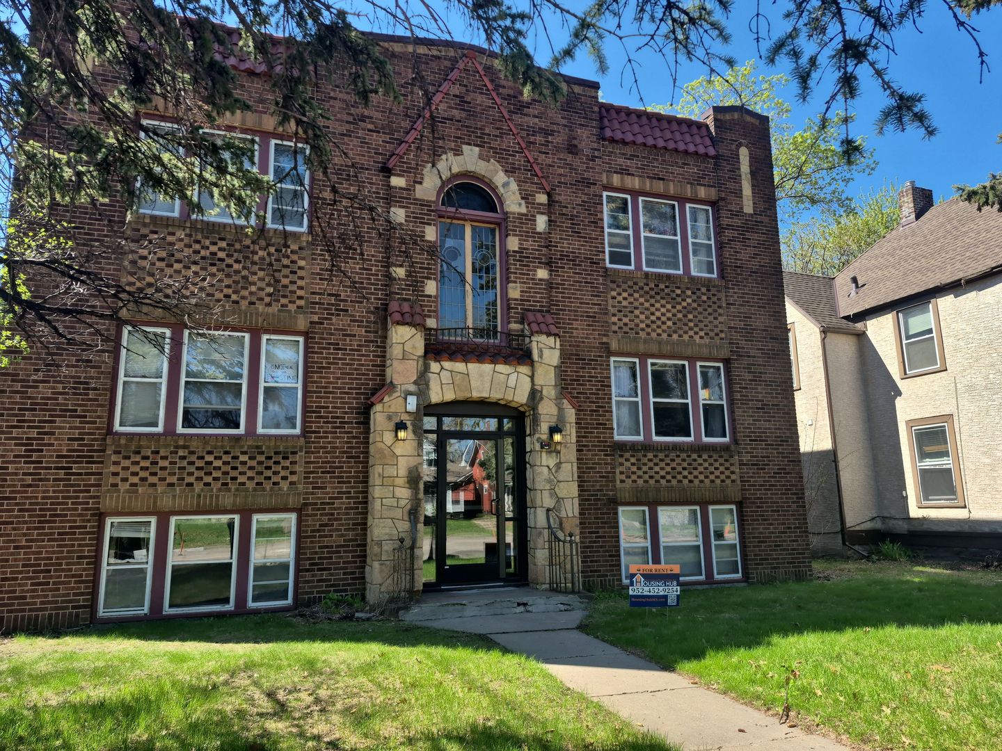 Saint Paul Apartment: 1630 Marshall Ave