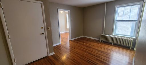 Clean 1 bedroom 1 bath in Midway area!!