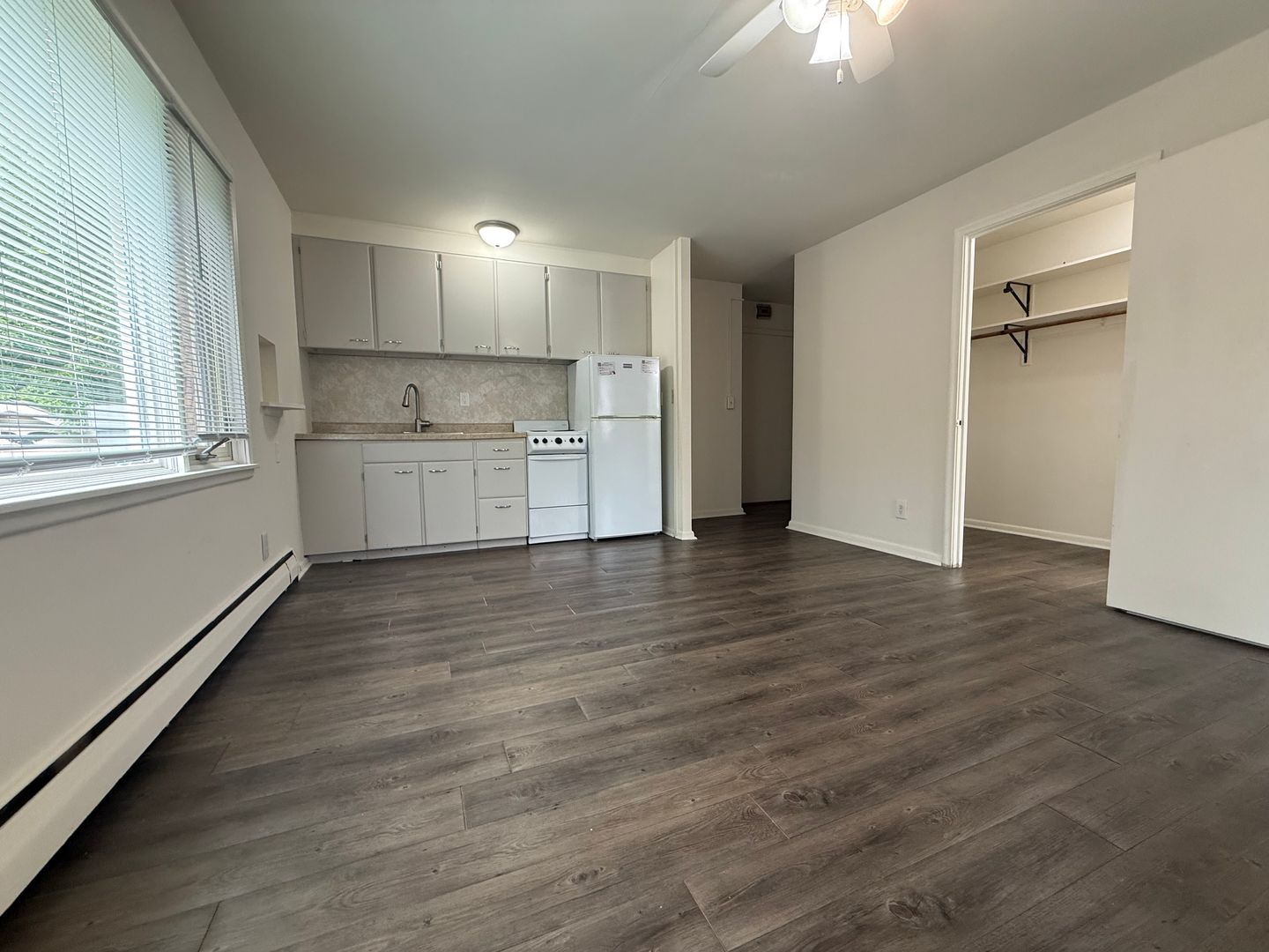 Saint Paul Apartment: 1936 Ford Parkway