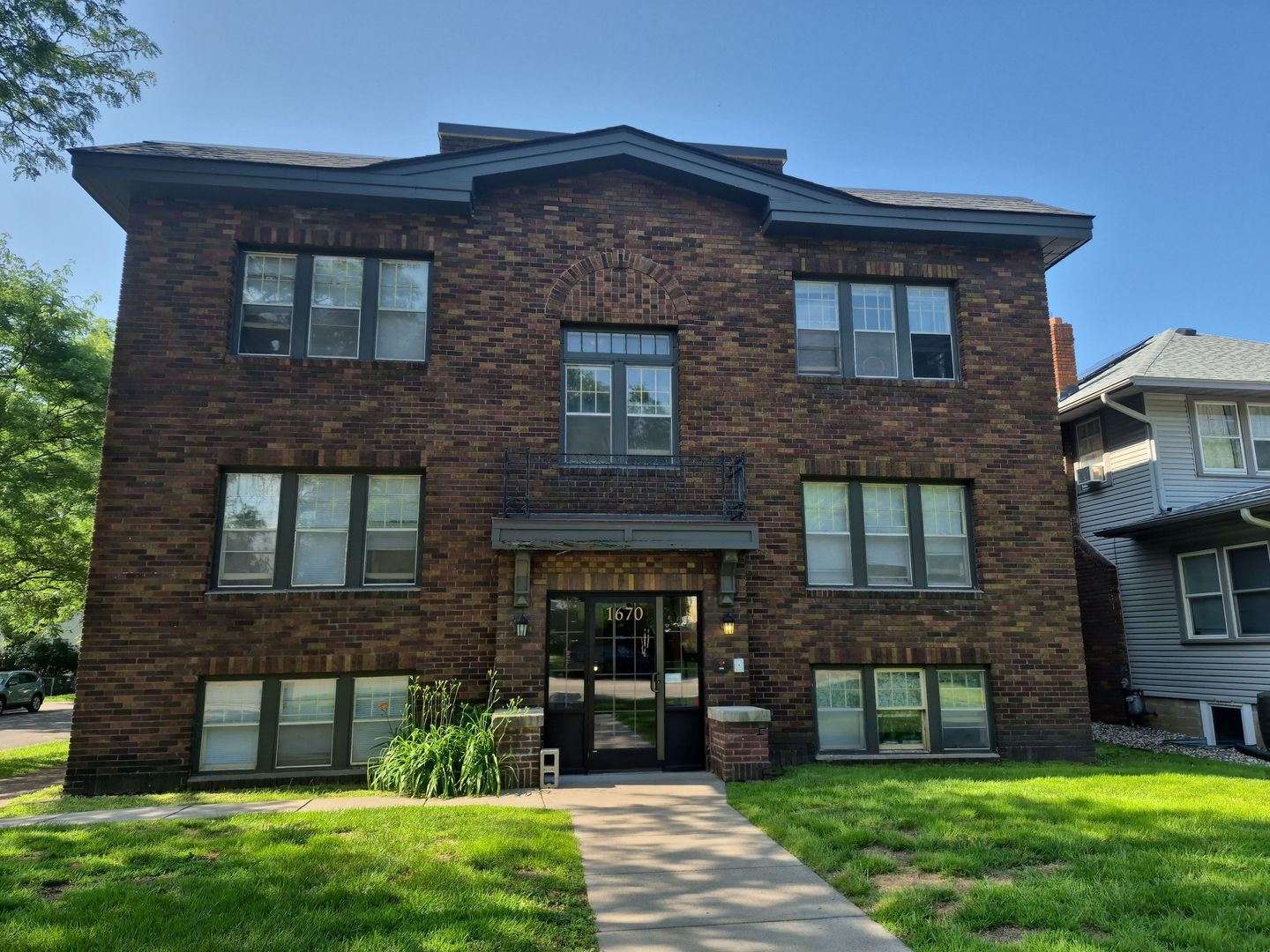 Saint Paul Apartment: 1670 Marshall Ave