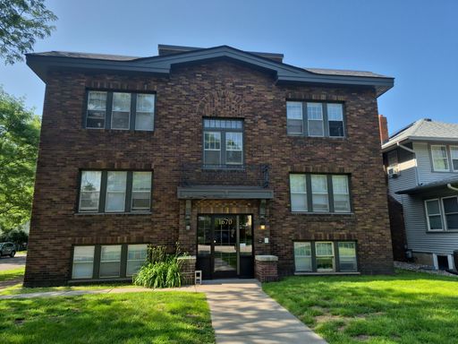 Available NOW! 1 BR/1 BA Apartment in a Fantastic St. Paul Neighborhood! – photo 1