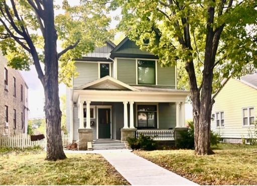 Lovely 2 BR/1 BA Unit Available in a Great Minneapolis Neighborhood! – photo 1