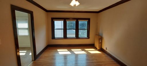 Oversized Studio on Fairview just west of Midway!! – photo 1