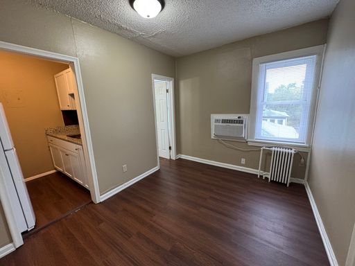 Don't Miss!! Brand New 1 Bedroom in Hamline Neighborhood!! – photo 1