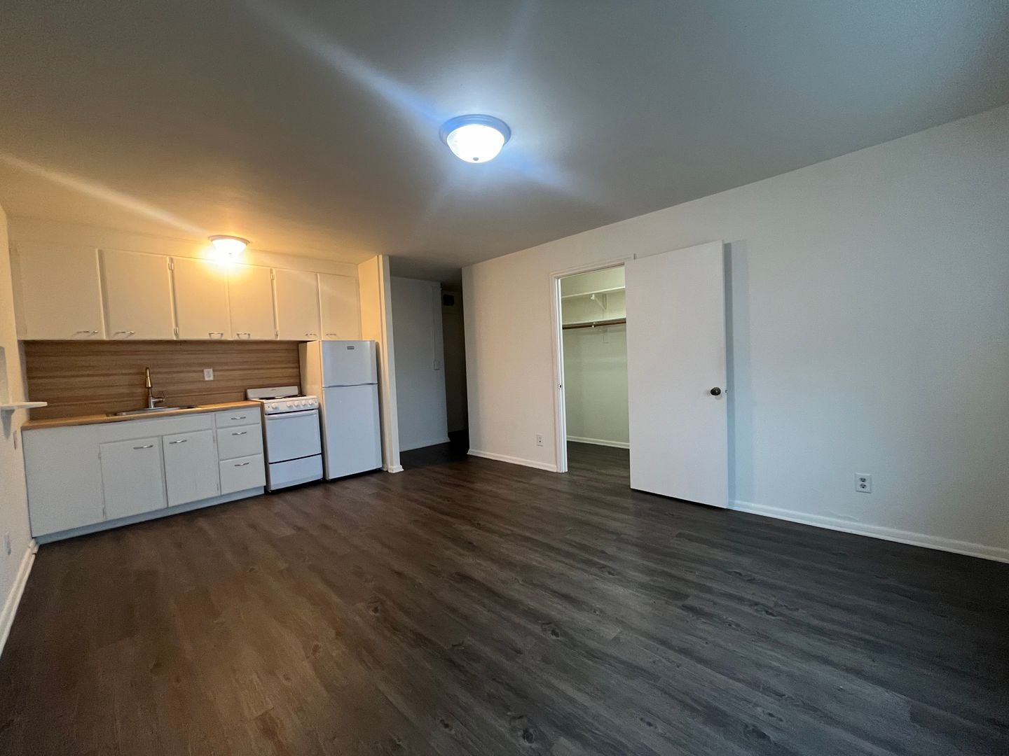 Saint Paul Apartment: 1936 Ford Parkway