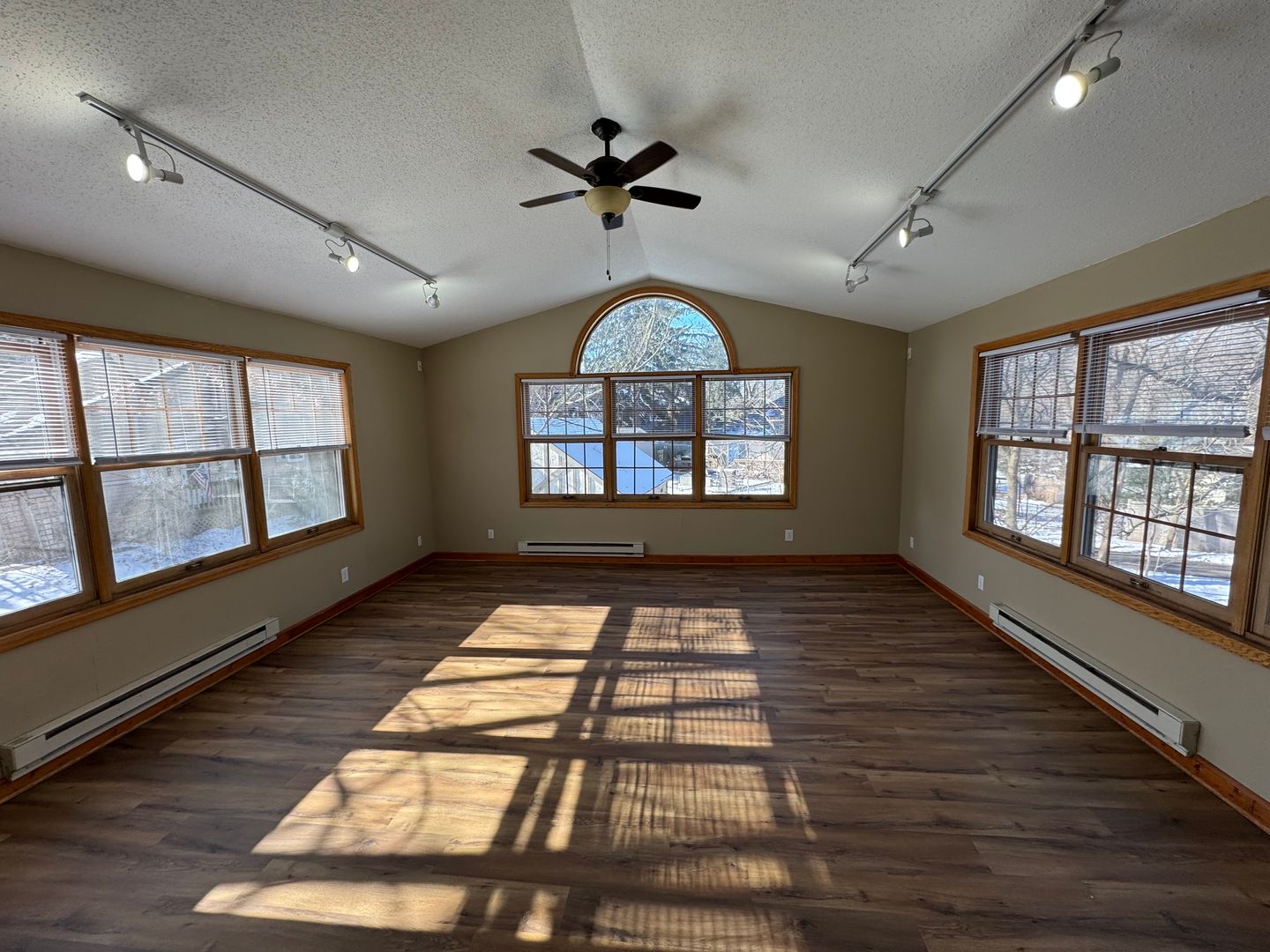 Mahtomedi Apartment: 1251 Mahtomedi Ave