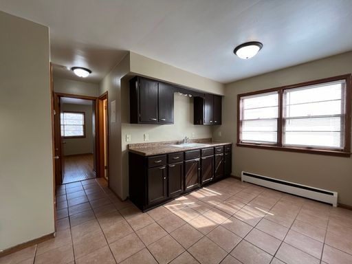 Massive 1 Bed/1Bath on Payne! – photo 1